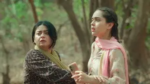 Seher, Kausar run for their lives